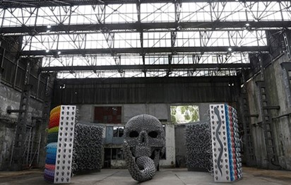 You are currently viewing With metal skulls and horns, Turkish artist re-interprets ancient stories