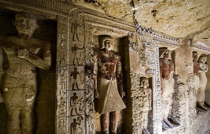 You are currently viewing Egypt unearths tomb of ancient high priest