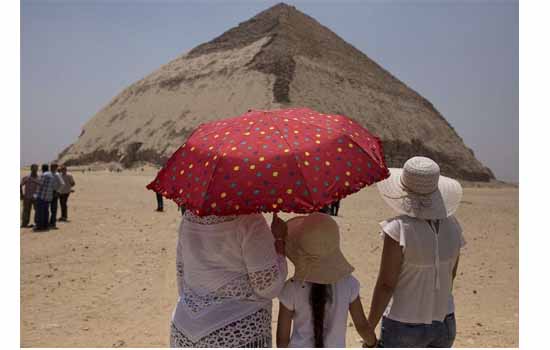 You are currently viewing Egypt opens Sneferu’s “Bent” Pyramid in Dahshur to public