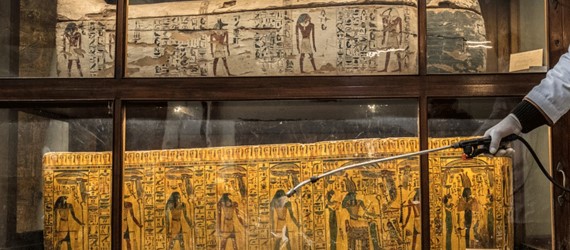Read more about the article Egypt discovers 14 ancient sarcophagi at Saqqara