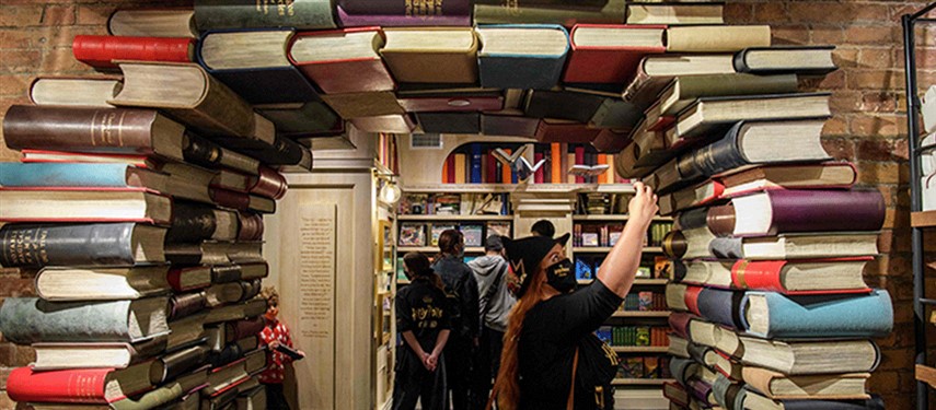You are currently viewing British author J. K. Rowling’s novel series Harry Potter themed store opens in New York