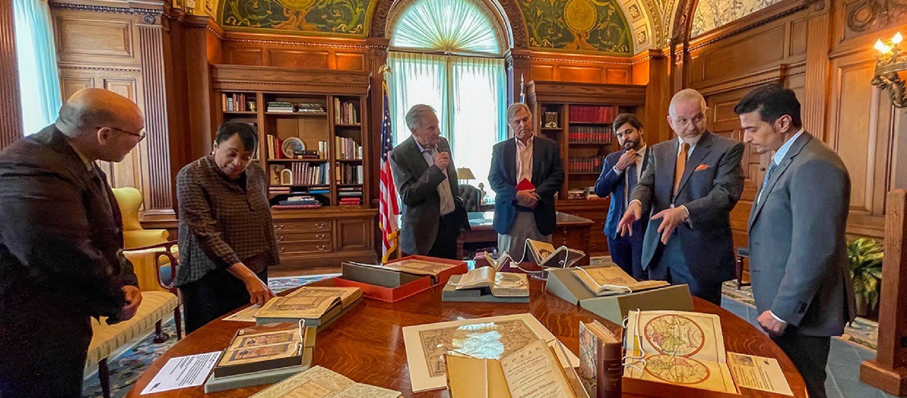 You are currently viewing Sharjah Book Authority Delegation Highlights Features of Arab and Emirati Culture during Visit to US Library of Congress