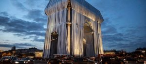 Read more about the article Wrapping of Arc de Triomphe begins in Paris art installation