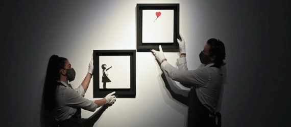 You are currently viewing Banksy’s ‘Girl With Balloon’ diptych up for auction for the first time