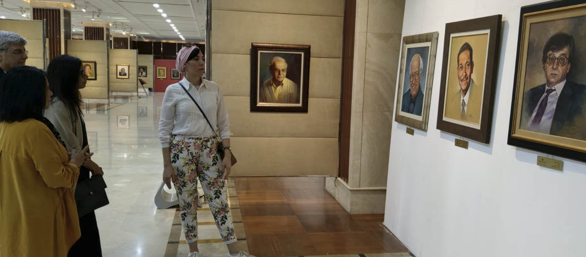 فنانون عالميون يزورن مؤسسة سلطان بن علي العويس الثقافية