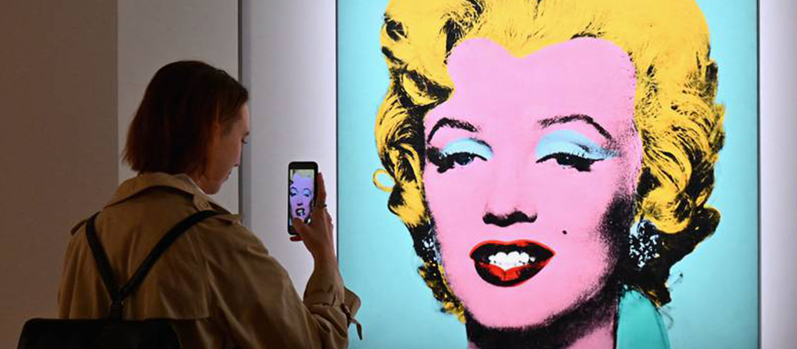 You are currently viewing Andy Warhol’s Marilyn Monroe portrait sells for record $195m