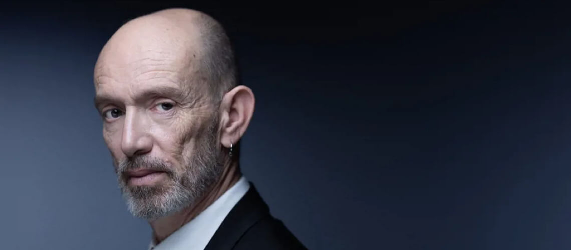 Read more about the article لوران موفينييه يفوز بجائزة “غونكور” 2025 عن رواية “البيت الفارغ”