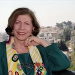 هل يمكن للشاعر ألّا يكون ناقداً؟