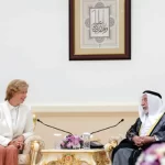 حاكم الشارقة يبحث تعزيز التعاون مع معهد العالم العربي